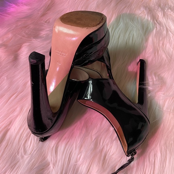 Miu Miu patent leather peep toe pumps - Picture 4 of 5